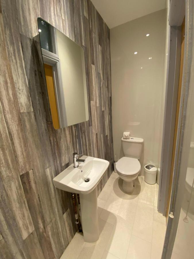 Aaron Wise - 17 Fitzhamon Apartments Cardiff Exterior photo