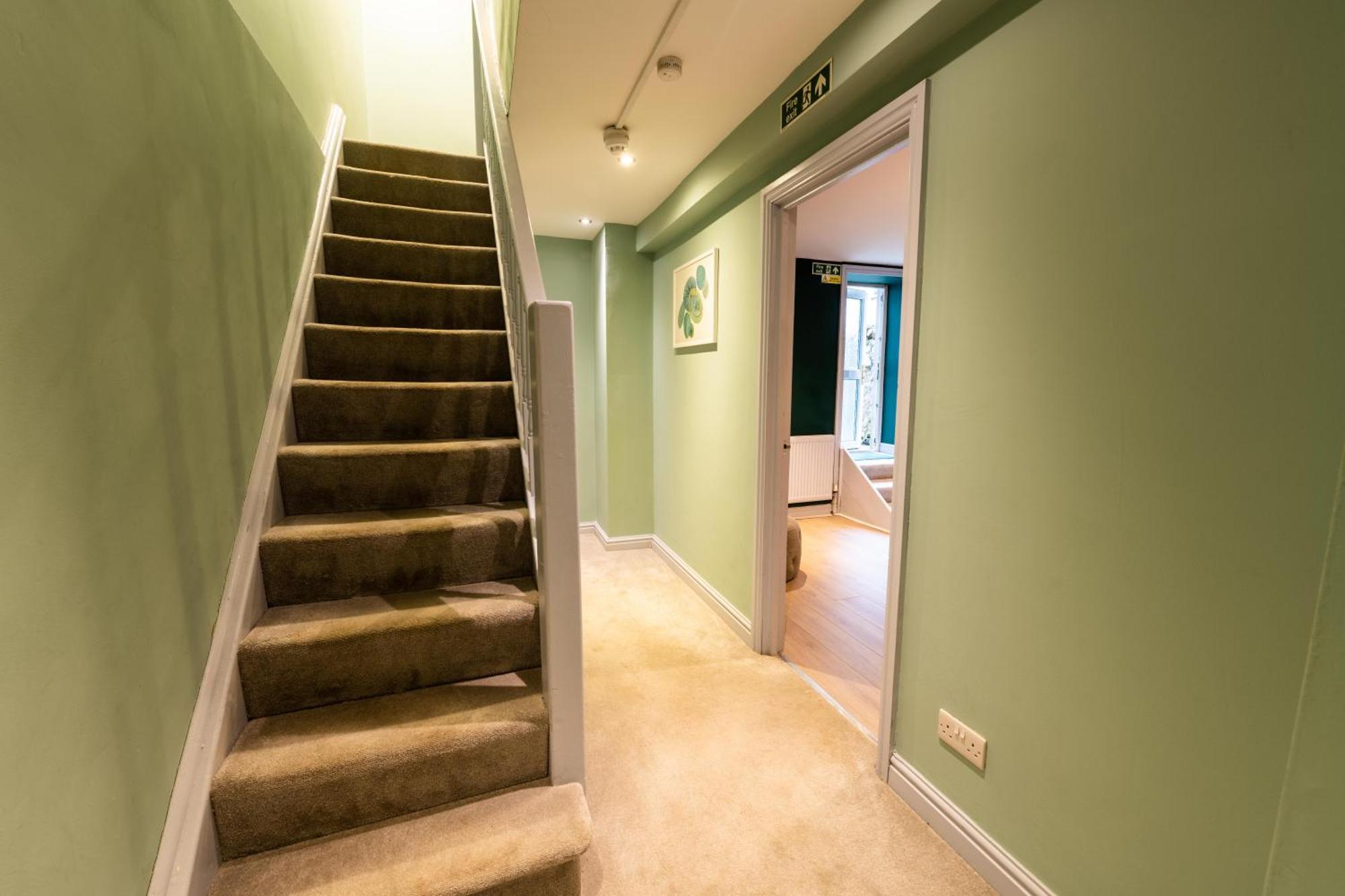 Aaron Wise - 17 Fitzhamon Apartments Cardiff Exterior photo