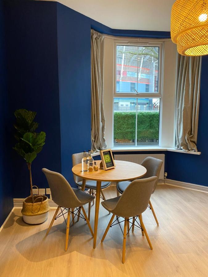 Aaron Wise - 17 Fitzhamon Apartments Cardiff Exterior photo
