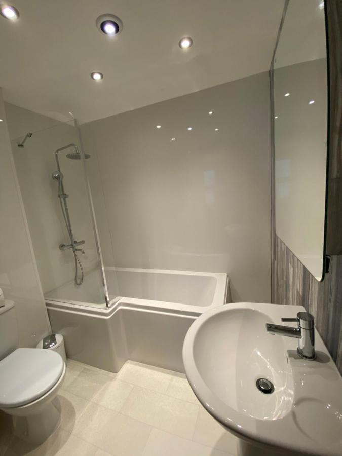 Aaron Wise - 17 Fitzhamon Apartments Cardiff Exterior photo