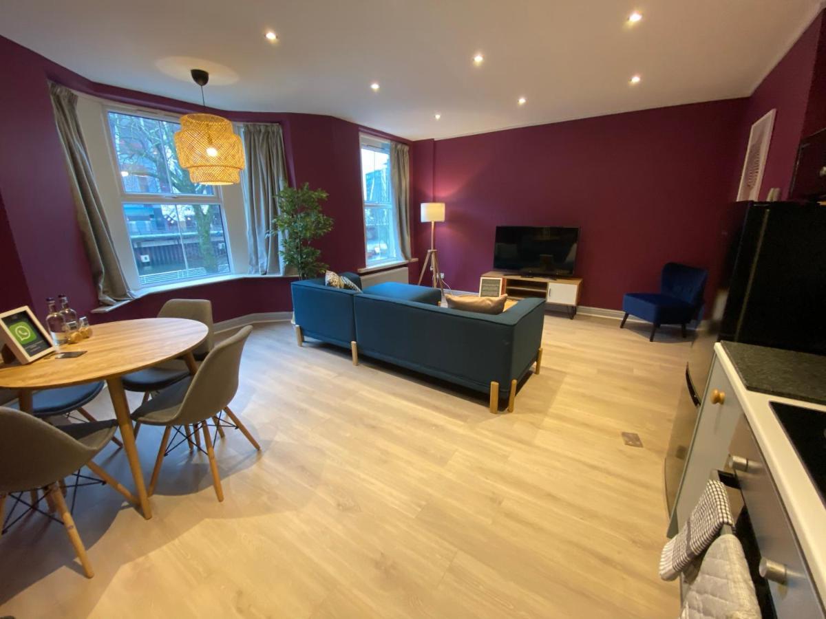 Aaron Wise - 17 Fitzhamon Apartments Cardiff Exterior photo